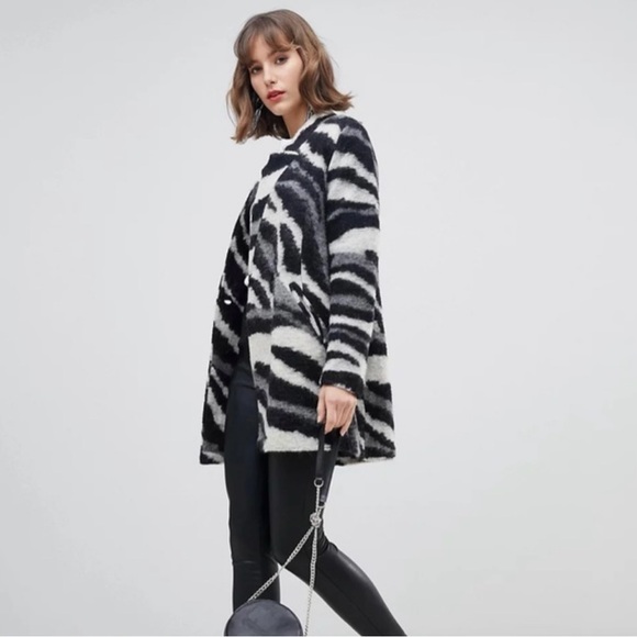 Stradivarius Zebra Print Jacket-size L - Picture 1 of 10